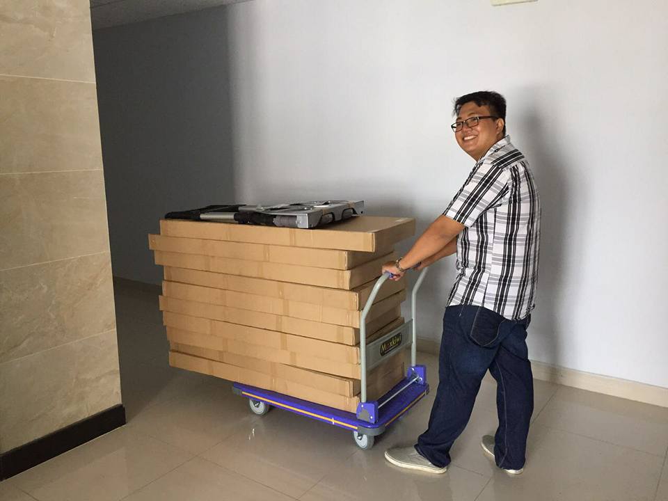 Xe đẩy hàng 4 bánh