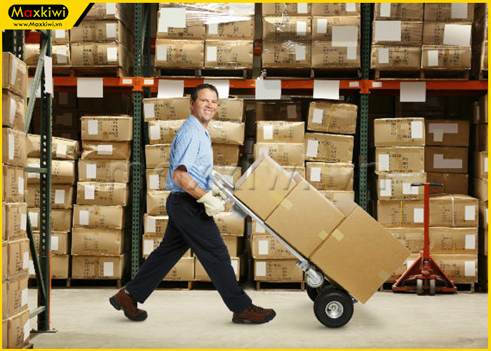 Xe đẩy hàng đa năng được các kho hàng, nhà xưởng ưa chuộng