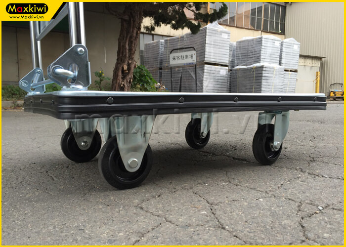 Bánh xe là bộ phận di chuyển chính của xe đẩy hàng