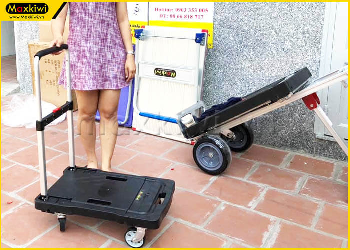 Xe đẩy hàng nhựa di chuyển êm ái