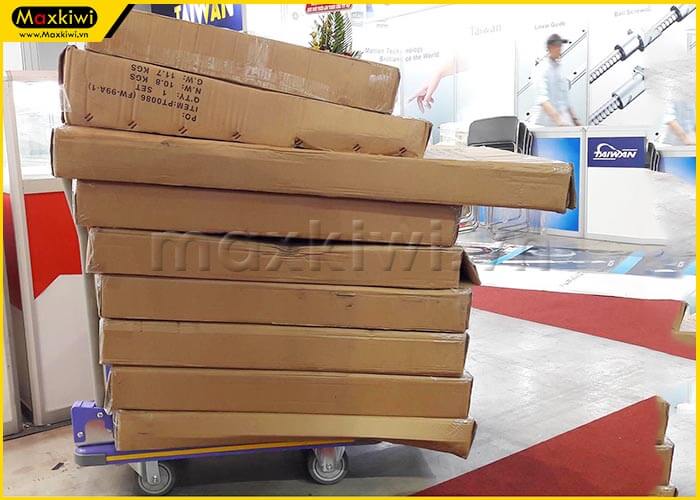 Xe đẩy sàn nhựa sở hữu tải trọng “không nhỏ” như nhiều người dùng nghĩ