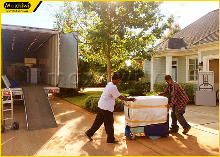 Xe đẩy hàng 4 bánh - công cụ hỗ trợ vận chuyển không thể thiếu