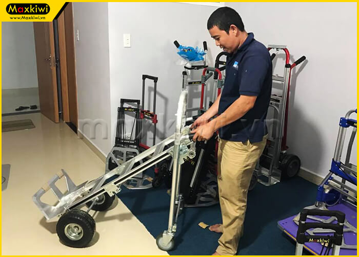 Xe đẩy hàng 2 trong 1, có thể biến đổi kiểu dáng linh hoạt