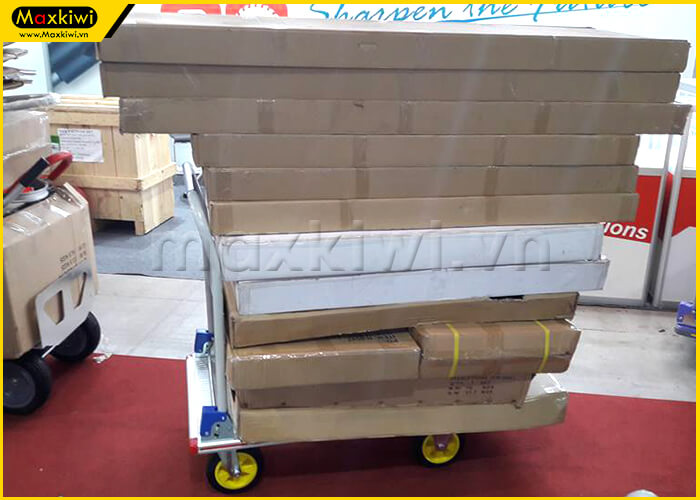 Xe đẩy hàng hợp kim nhôm giúp tăng khả năng vận chuyển